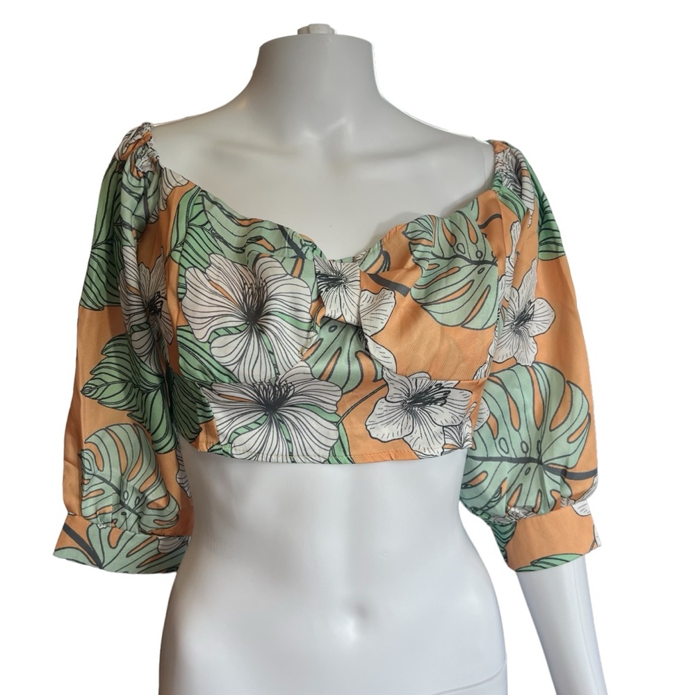 NWT's Womens Pastel Floral Crop Top w/Oversized Sleeves Sz. MD